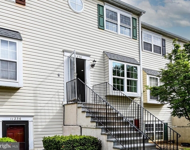 11238 Hannah Way - Photo Thumbnail 2