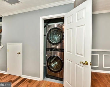 11238 Hannah Way - Photo Thumbnail 15