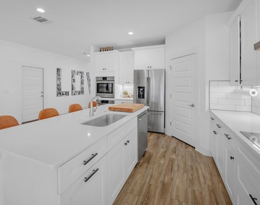 16512 Fetching Ave - Photo Thumbnail 13