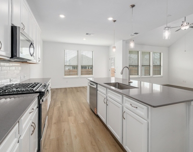 109 Ventura Dr - Photo Thumbnail 12