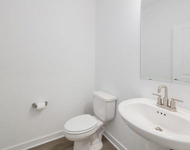 109 Ventura Dr - Photo Thumbnail 21
