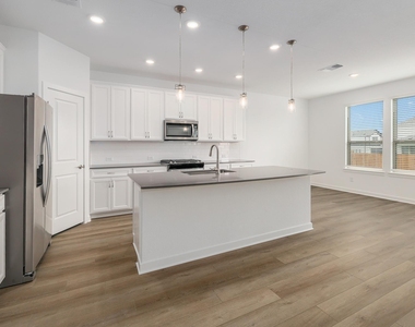 109 Ventura Dr - Photo Thumbnail 10
