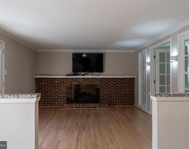 14913 Lear Lane - Photo Thumbnail 10