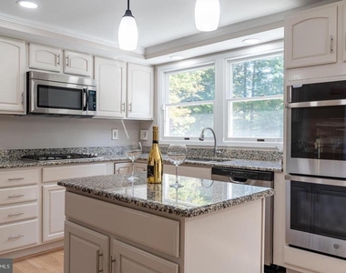 14913 Lear Lane - Photo Thumbnail 5