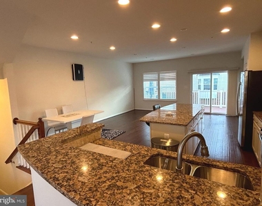 13312 Waterford Hills Boulevard - Photo Thumbnail 12