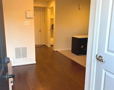 13312 Waterford Hills Boulevard - Photo Thumbnail 7