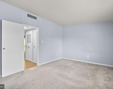 10320 Rockville Pike - Photo Thumbnail 20