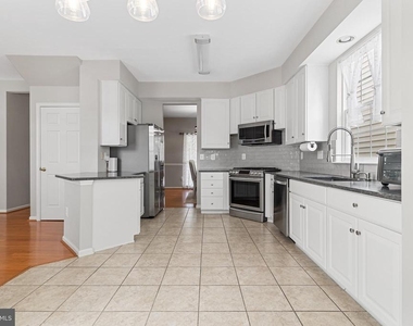 19028 Noble Oak Drive - Photo Thumbnail 7