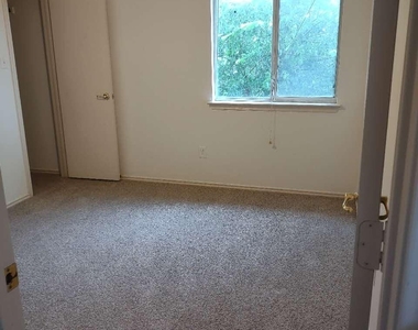11709 Briarcreek Loop - Photo Thumbnail 13