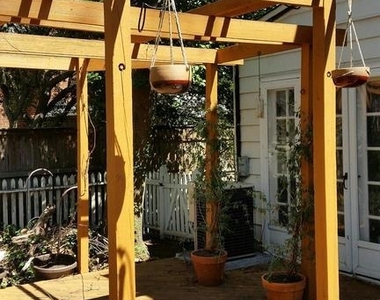 9412 Columbia Boulevard - Photo Thumbnail 6
