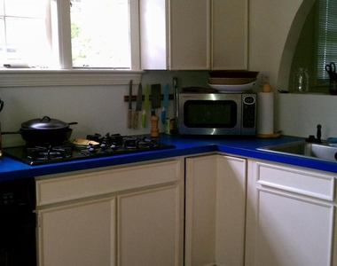 9412 Columbia Boulevard - Photo Thumbnail 17