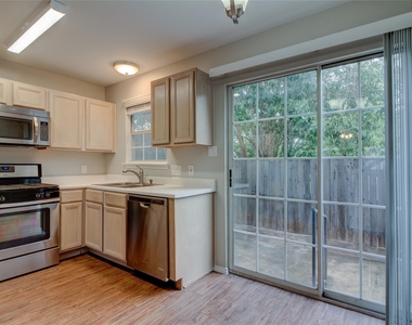 202 S College St - Photo Thumbnail 17
