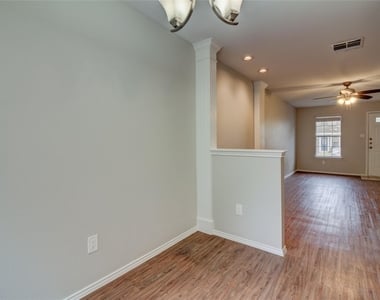 202 S College St - Photo Thumbnail 20