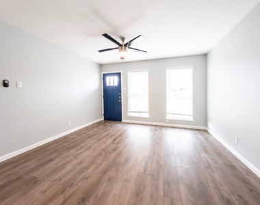 6001 Cameron Rd - Photo Thumbnail 13