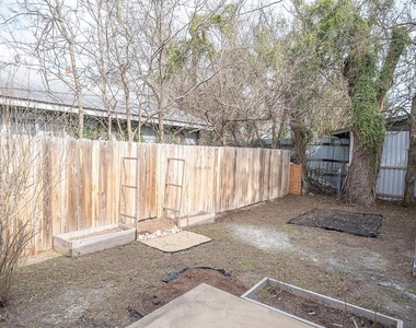 6001 Cameron Rd - Photo Thumbnail 23