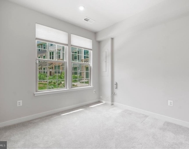 9826 Posterity Ln - Photo Thumbnail 5
