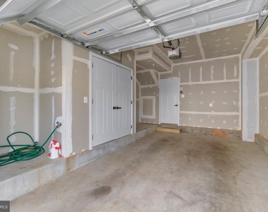 9826 Posterity Ln - Photo Thumbnail 35
