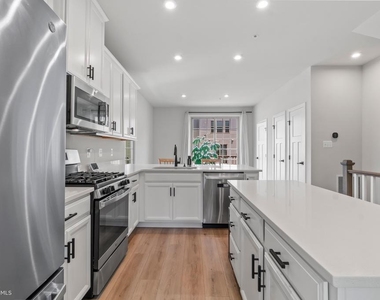 9826 Posterity Ln - Photo Thumbnail 11