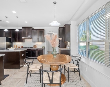 15201 Joseph Dr - Photo Thumbnail 12