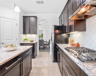 15201 Joseph Dr - Photo Thumbnail 14