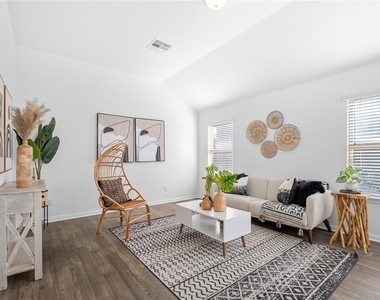 15201 Joseph Dr - Photo Thumbnail 23