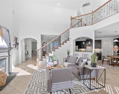 15201 Joseph Dr - Photo Thumbnail 6