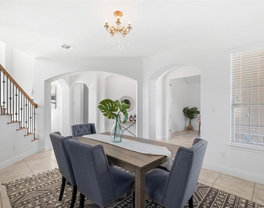 15201 Joseph Dr - Photo Thumbnail 10