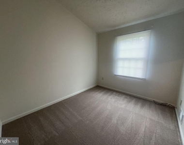 6393 Kelly Court - Photo Thumbnail 8