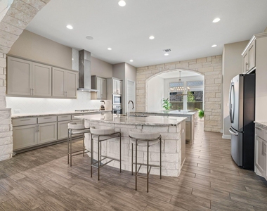4205 Lynette Ln - Photo Thumbnail 6