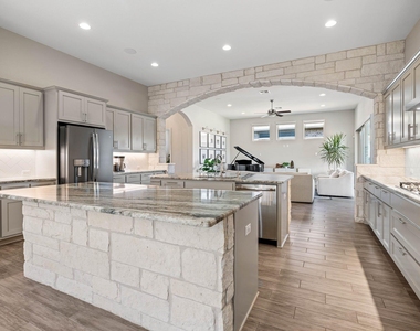 4205 Lynette Ln - Photo Thumbnail 11