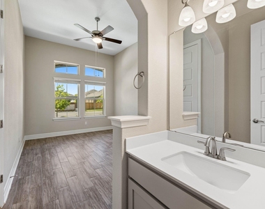 4205 Lynette Ln - Photo Thumbnail 23