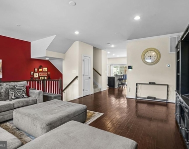 5412 Spotswood Place - Photo Thumbnail 8