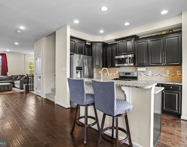 5412 Spotswood Place - Photo Thumbnail 5