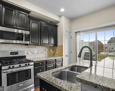 5412 Spotswood Place - Photo Thumbnail 3