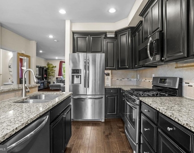 5412 Spotswood Place - Photo Thumbnail 4