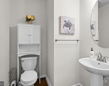 5412 Spotswood Place - Photo Thumbnail 10