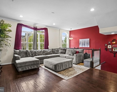 5412 Spotswood Place - Photo Thumbnail 7