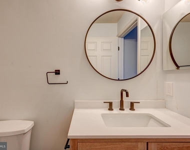 8905 Stone Creek Place - Photo Thumbnail 22