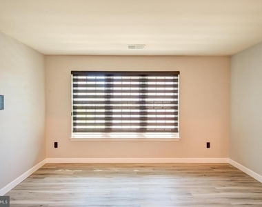 8905 Stone Creek Place - Photo Thumbnail 19
