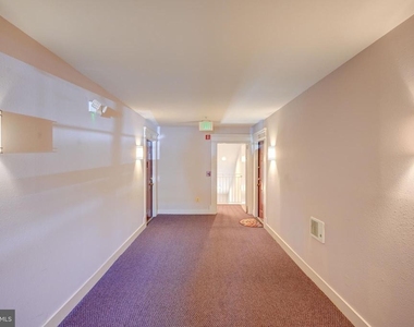 8905 Stone Creek Place - Photo Thumbnail 28