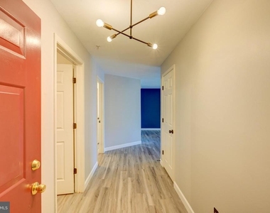 8905 Stone Creek Place - Photo Thumbnail 23