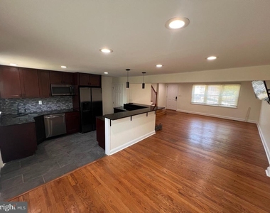 1583 Doxbury Road - Photo Thumbnail 3