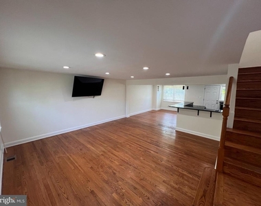 1583 Doxbury Road - Photo Thumbnail 2