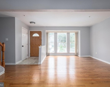3521 Derby Shire Circle - Photo Thumbnail 4