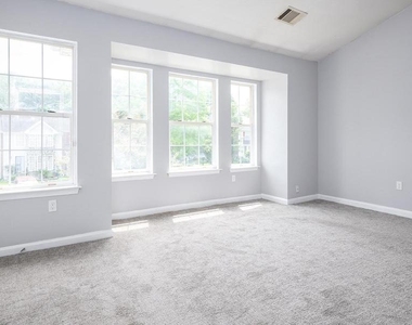 3521 Derby Shire Circle - Photo Thumbnail 10