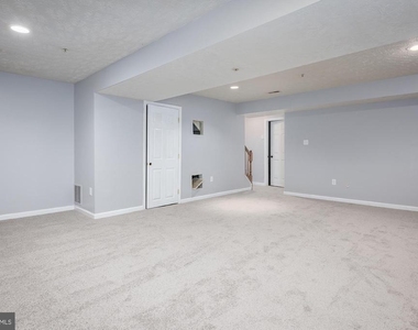 3521 Derby Shire Circle - Photo Thumbnail 19