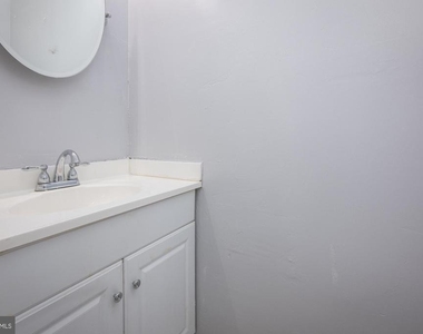 3521 Derby Shire Circle - Photo Thumbnail 9
