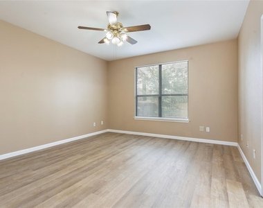 1752 Bayland St - Photo Thumbnail 9