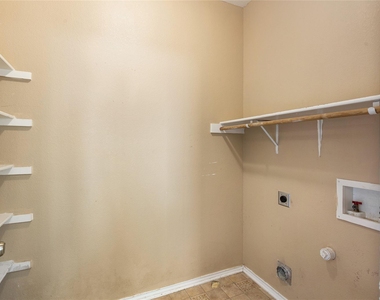 1752 Bayland St - Photo Thumbnail 16