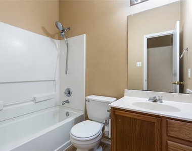 1752 Bayland St - Photo Thumbnail 12